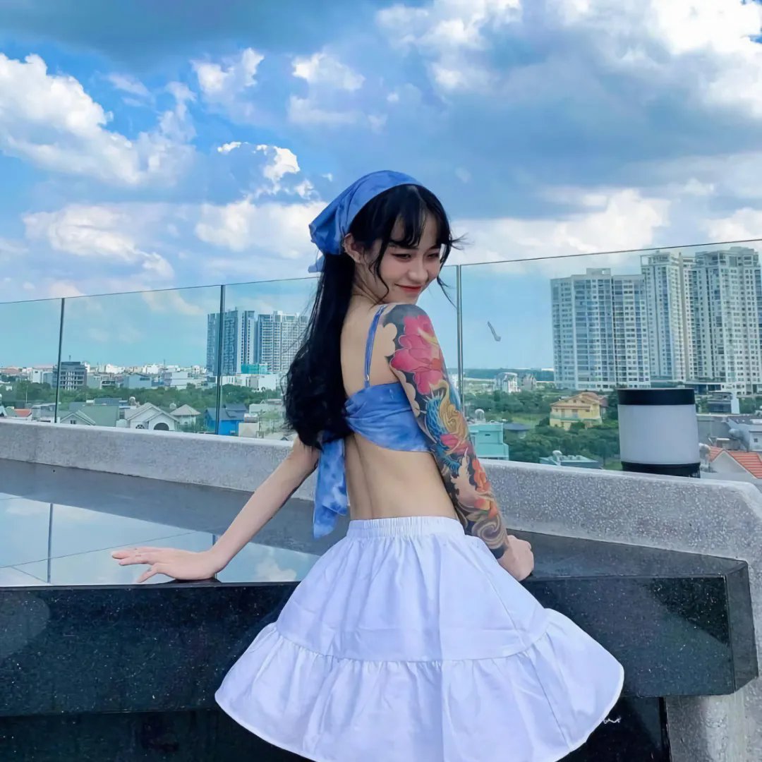 出墙花 海报
